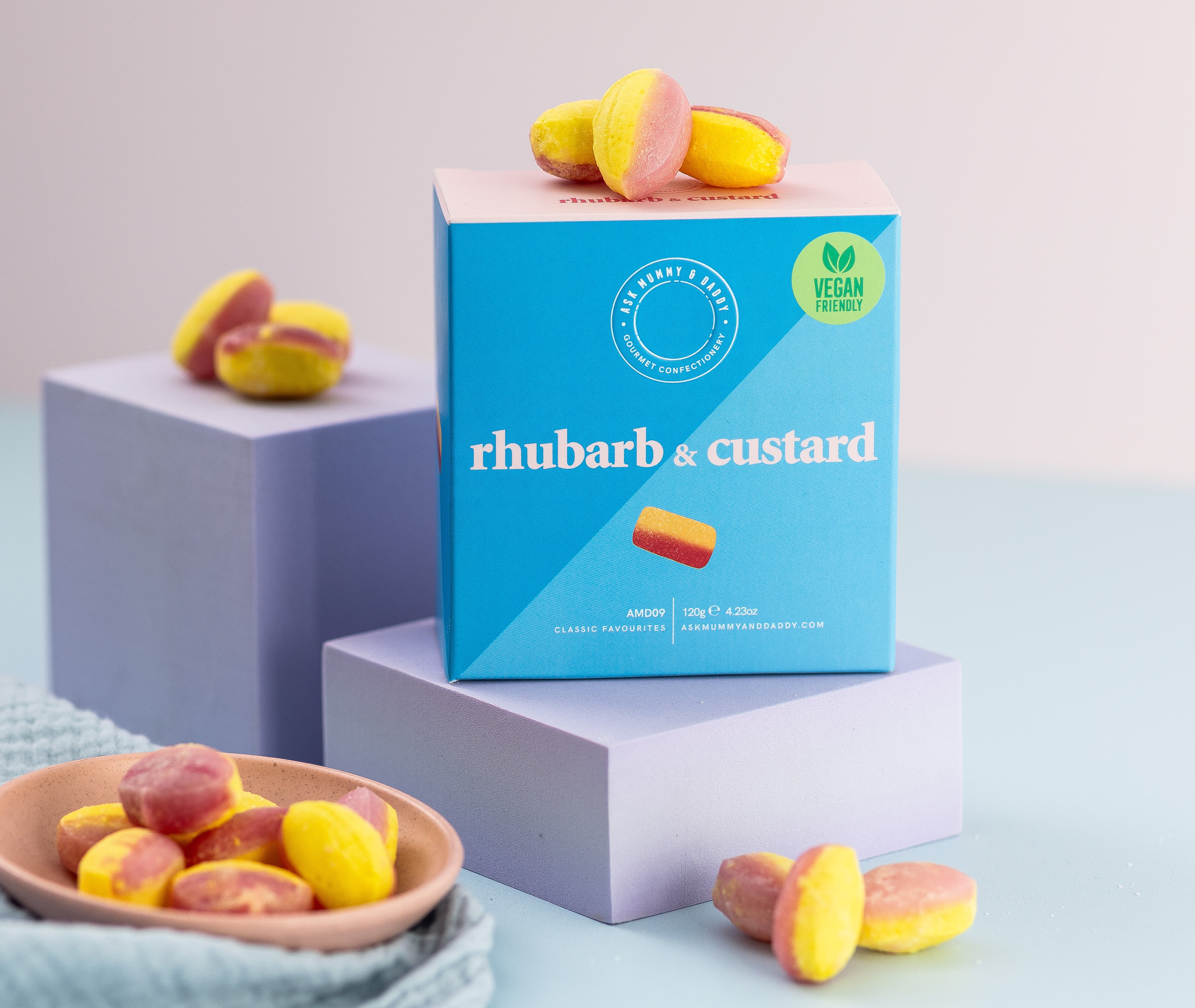 Prodct information banner - Rhubarb & Custard Gift Box